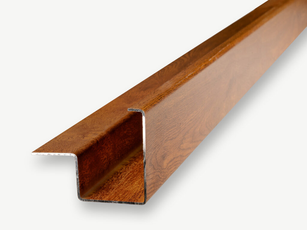 AluTeck Hut-/Omega-Profil in Holzoptik dunkel