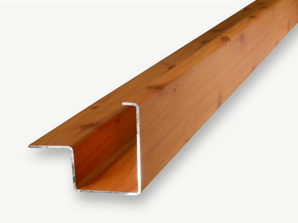 AluTeck Hut-/Omega-Profil in Holzoptik hell