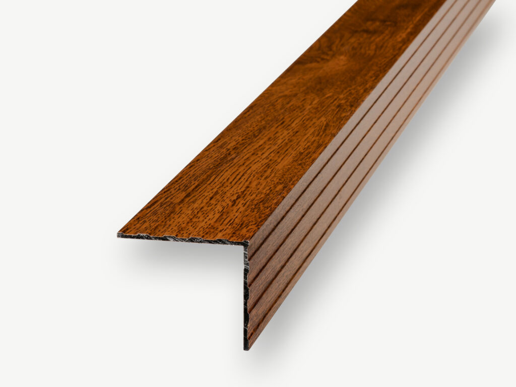 AluTeck Treppenkanten-/L-Profil in Holzoptik dunkel